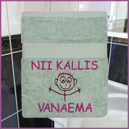 Tikandiga saunalina "NII KALLILE VANAEMALE". 100% puuvilla, 140x70cm.