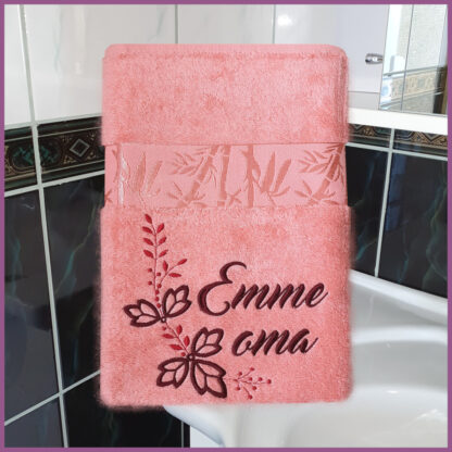 Tikitud ornamendiga bambusviskoosist saunalina emmele
