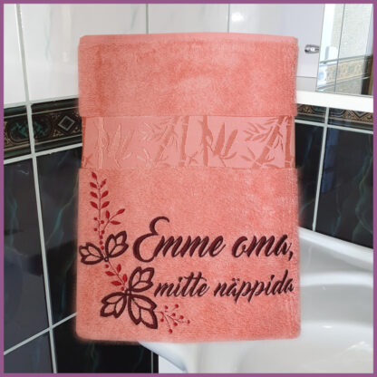 Tikitud ornamendiga bambusviskoosist saunalina emmele