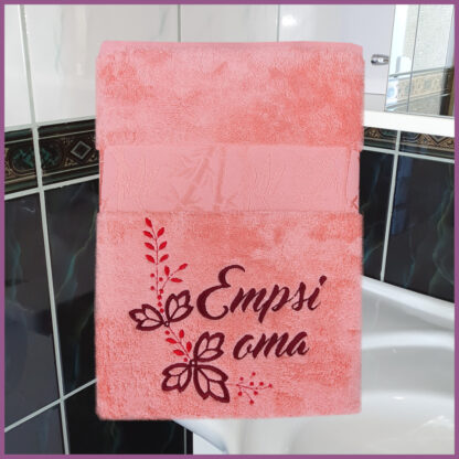 Tikitud ornamendiga saunalina kallile empsile
